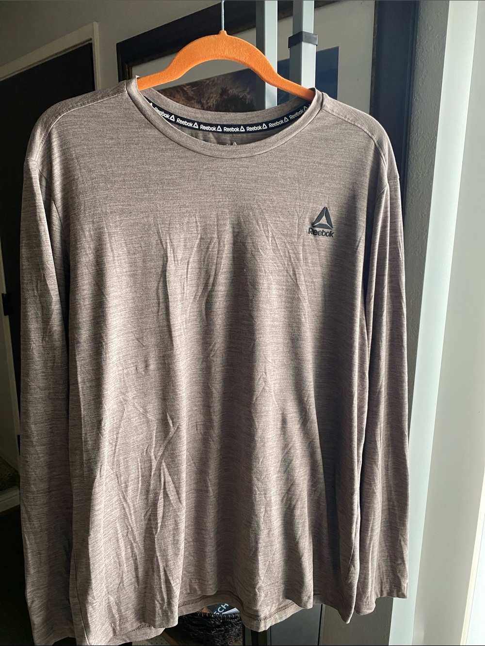 Reebok Men’s Long-Sleeve Crew Shirt in Heather Gray